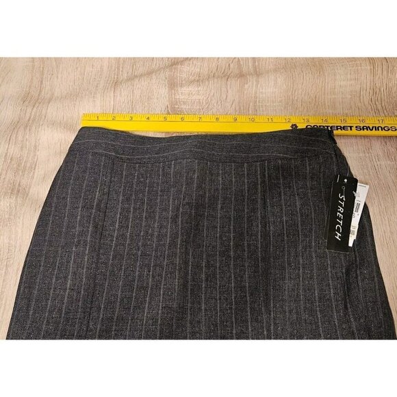 Bcx Size 5 Gray Striped Pleated Skirt Size 5 Stretch Nwt - Picture 4 of 6